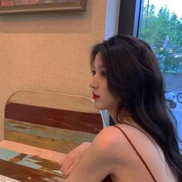 女佣